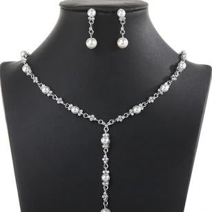 Elegant Rhinestone and Pearl Necklace and Earrings Jewelry Set