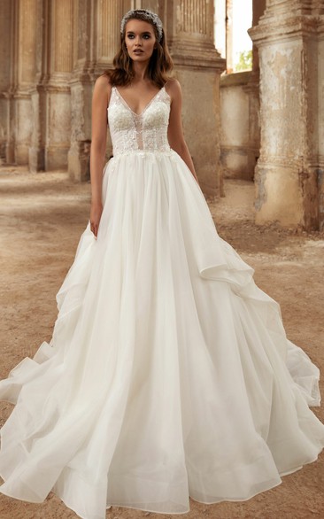 Romantic Ball Gown Floor-length Sleeveless Lace Wedding Dress with Appliques