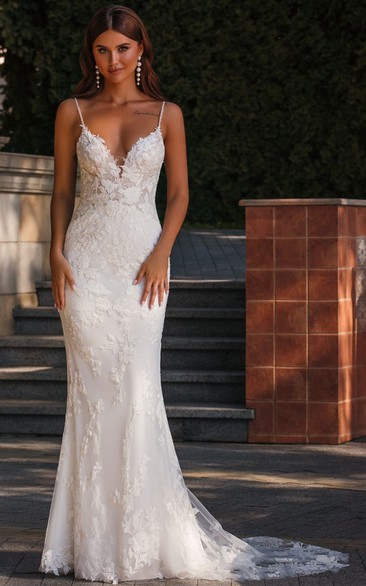 Casual Mermaid Spaghetti Plunging Neckline Lace Wedding Dress with Appliques