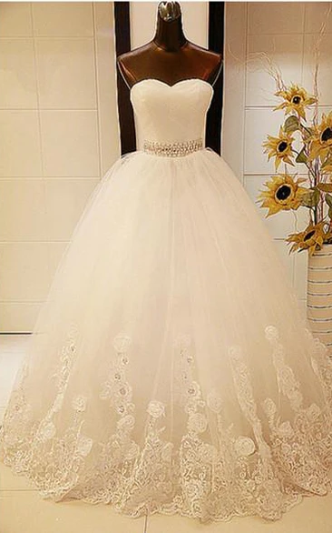 Elegant Sweetheart Sleeveless Ball Gown Wedding Dress With Tulle Lace Beadings
