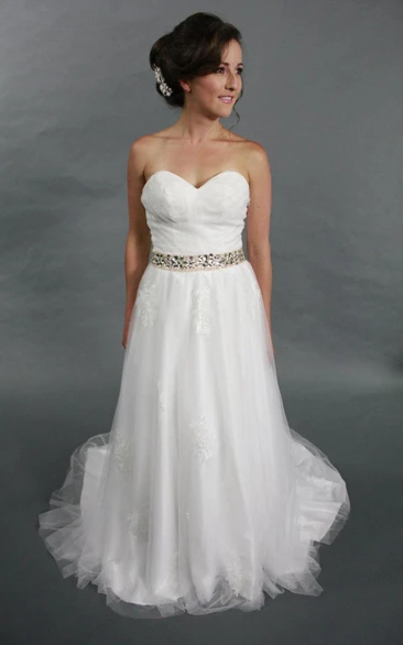 Sweetheart A-Line Tulle Wedding Dress With Beading and Appliques