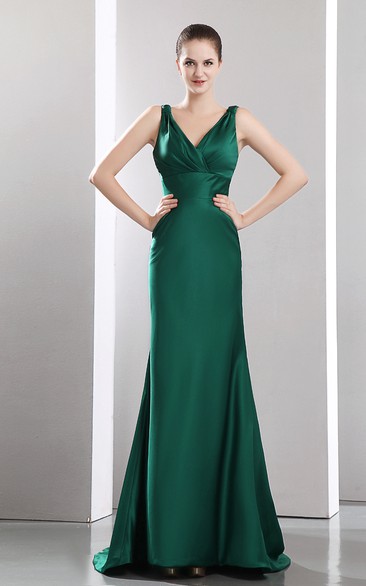 Flaterring Plunged Satin Dress With Sweep Train