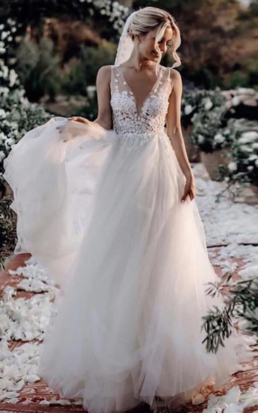 Bohemian Modern A Line Lace Tulle V-neck Sleeveless Wedding Dress With Appliques