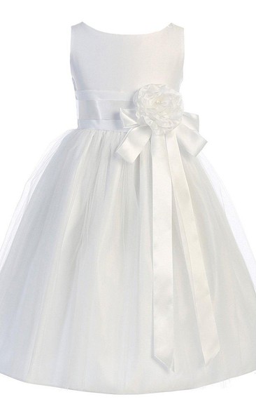 Sleeveless A-line Dress With Floral Sash and Pleats