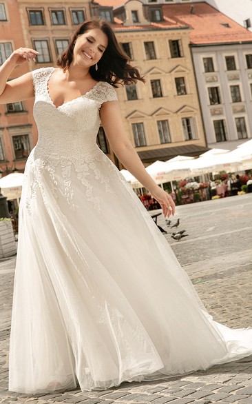 High-end Plus Size A Line Lace Wedding Dress with Appliques