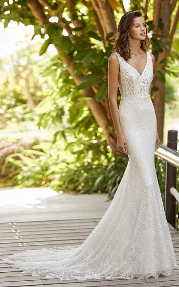 Elegant Sleeveless And Open Back V-neck Lace Mermaid Wedding Dress With Court Train
