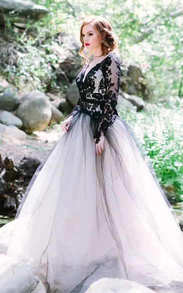 Gothic A-Line Black and White Wedding Dress Sexy Boho Long Sleeve Lace Tulle Plunging Open Back Bridal Gown