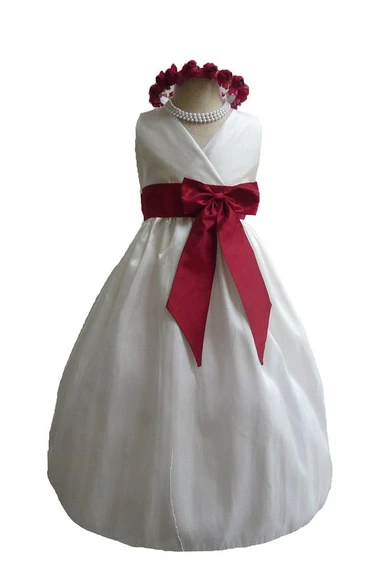 Elegant Sleeveless V-neck A-line Dress With Belt
