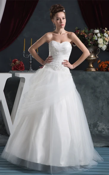 Sweetheart Criss-Cross Tulle Gown with Stress and Appliques
