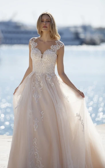 Scalloped Sleeveless A-Line Lace Elegant Wedding Dress with Button Illusion Back