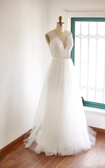 V-neck Sleeveless Lace Tulle Wedding Dress With Illusion Back