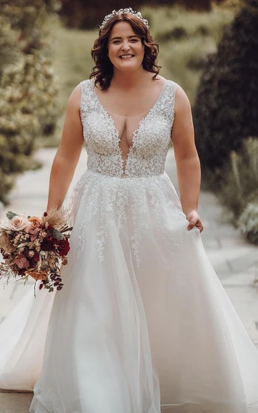 Plunging Plus Size V-neck Sleeveless Sexy A-Line Lace Wedding Dress Open Back Romantic Country