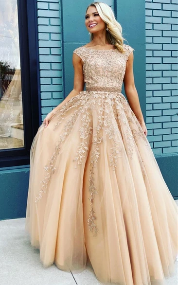Elegant Ball Gown Bateau Tulle Sweep Train Prom Dress with Appliques