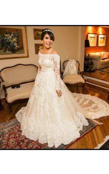 Fashion Off Shoulder Neck Long Sleeve Wedding Dress With Appliques