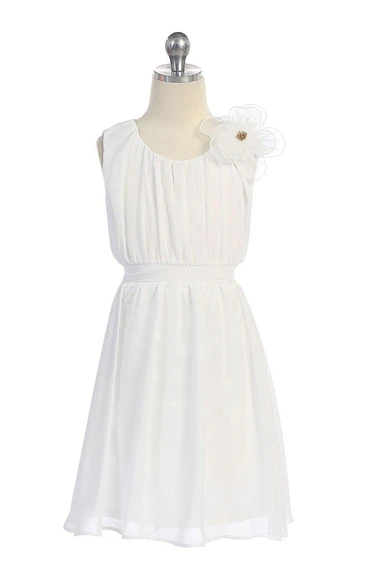 Sleeveless A-line Jersey Dress With Flower and Pleats