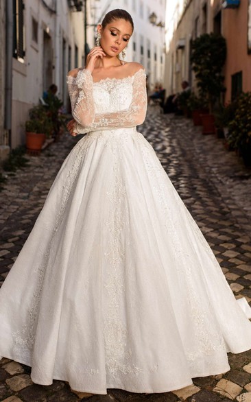 Romantic Off-the-shoulder Long Sleeve Brush Train Floor-Length Ball Gown Wedding Dress With Appliques