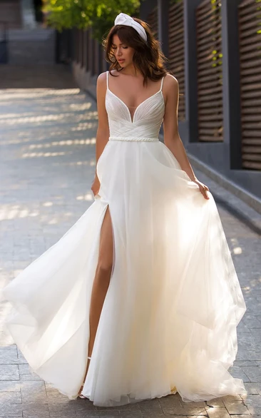 Elegant Sleeveless Tulle Garden Wedding Dress with Split Front Sweep Train