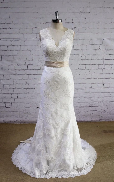 Elegant Lace Mermaid Lace Wedding Dress With V-Neck and Sash