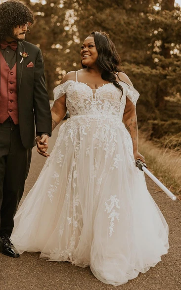 A-line Tulle Adorable Wedding Dress Appliques With Straps Neckline