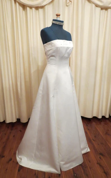 Strapless Button Back A-Line Floor-Length Satin Wedding Dress