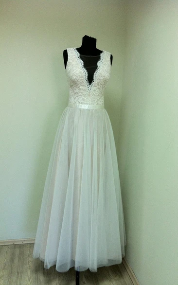 V-Neck Sleeveless Long A-Line Tulle Dress With Lace Bodice