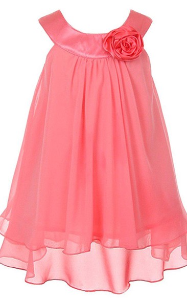 Sleeveless Dress With Pleats and Flower