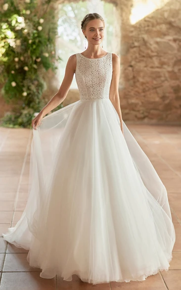 Boat neck ball gown hotsell wedding dress