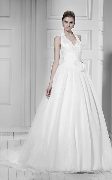 Aristocratic Plunged Appliqued A-Line Gown With Pleats