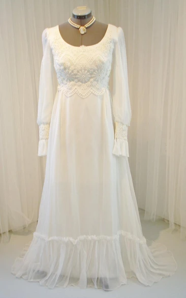 Vintage Long Sleeve Scoop Neck Chiffon and Lace Wedding Dress