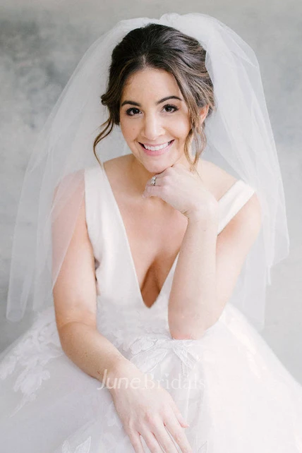 Double-Layer Short Bridal Veil With Hair Comb - June Bridals