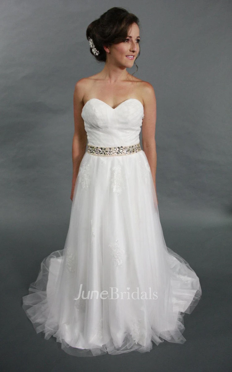 Sweetheart A-Line Tulle Wedding Dress With Beading and Appliques