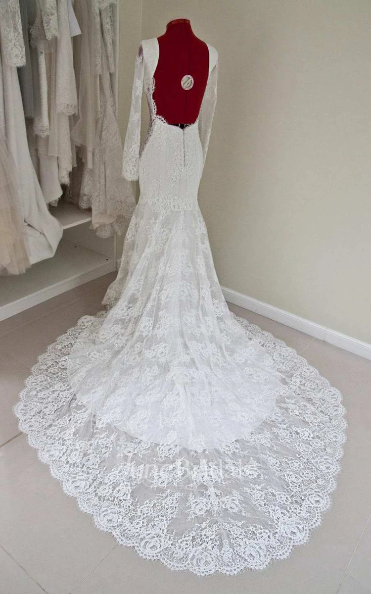 Scoop-Neck Lace Long Sleeve Backless Wedding Dress With Chapel Train