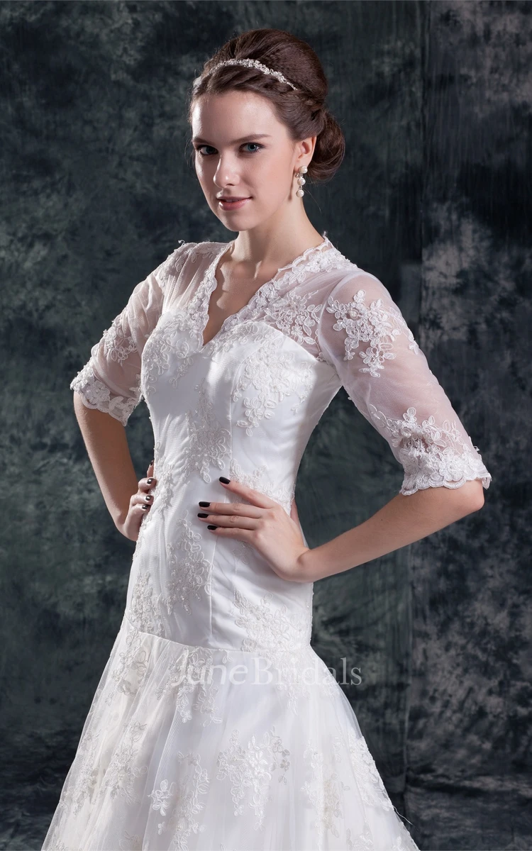scalloped-neck a-line tulle lace dress with illusion half sleeves
