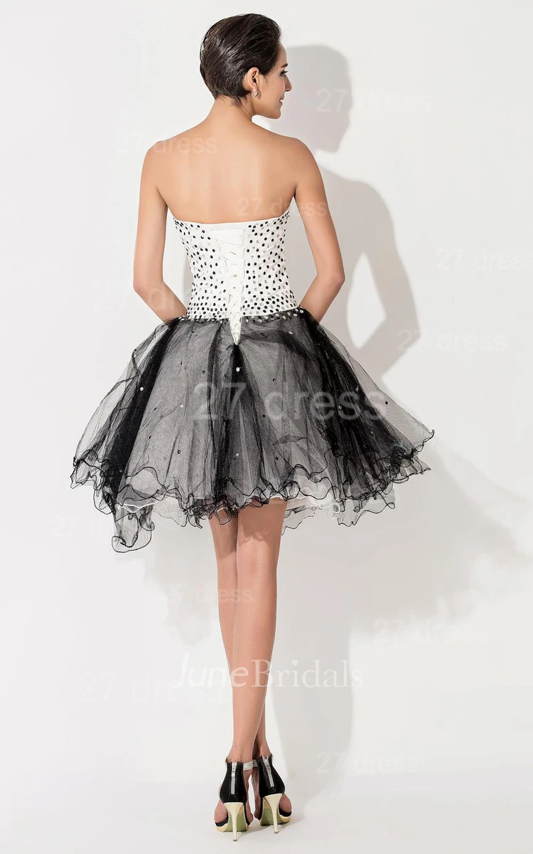 Glamorous Tulle Black and White Homecoming Dress Sweetheart Sleeveless With Beadings