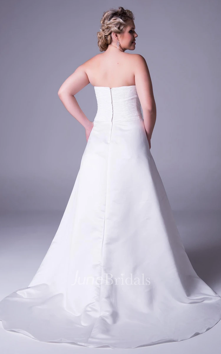 Floor-Length Strapless Satin Plus Size Wedding Dress With Ruching And Zipper