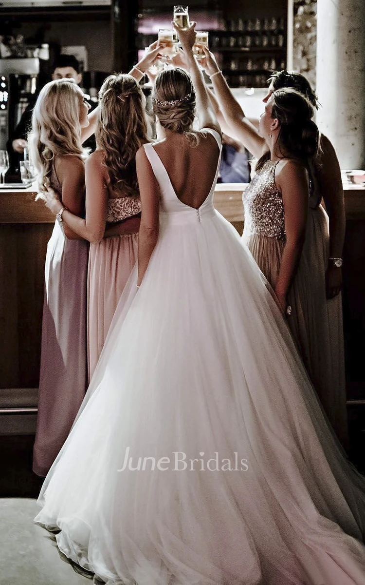 Sleeveless Deep V-back Ethereal Ballgown With Bow And Tulle Wedding Dress