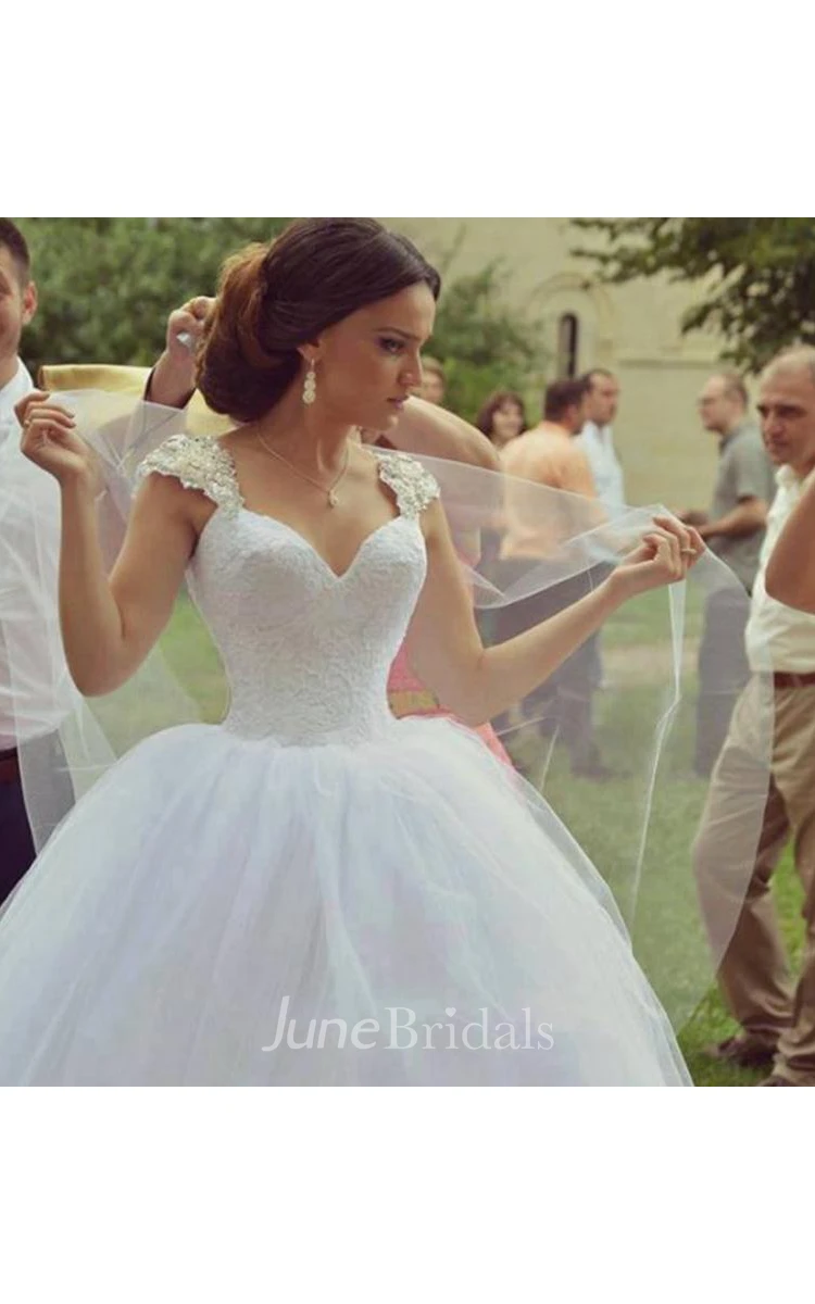 Delicate Sweetheart Sleeveless Tulle Wedding Dress Ball Gown