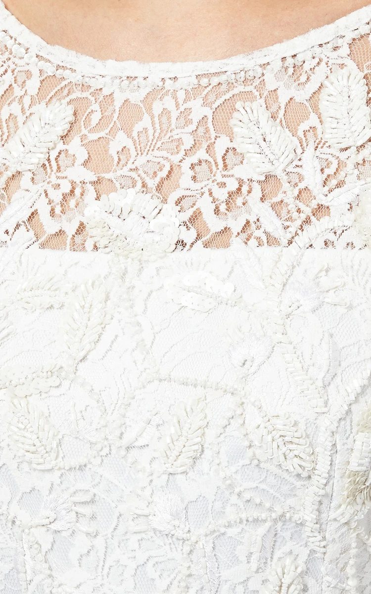 Sheath Half-Sleeve Scoop-Neck Lace Wedding Dress With Keyhole