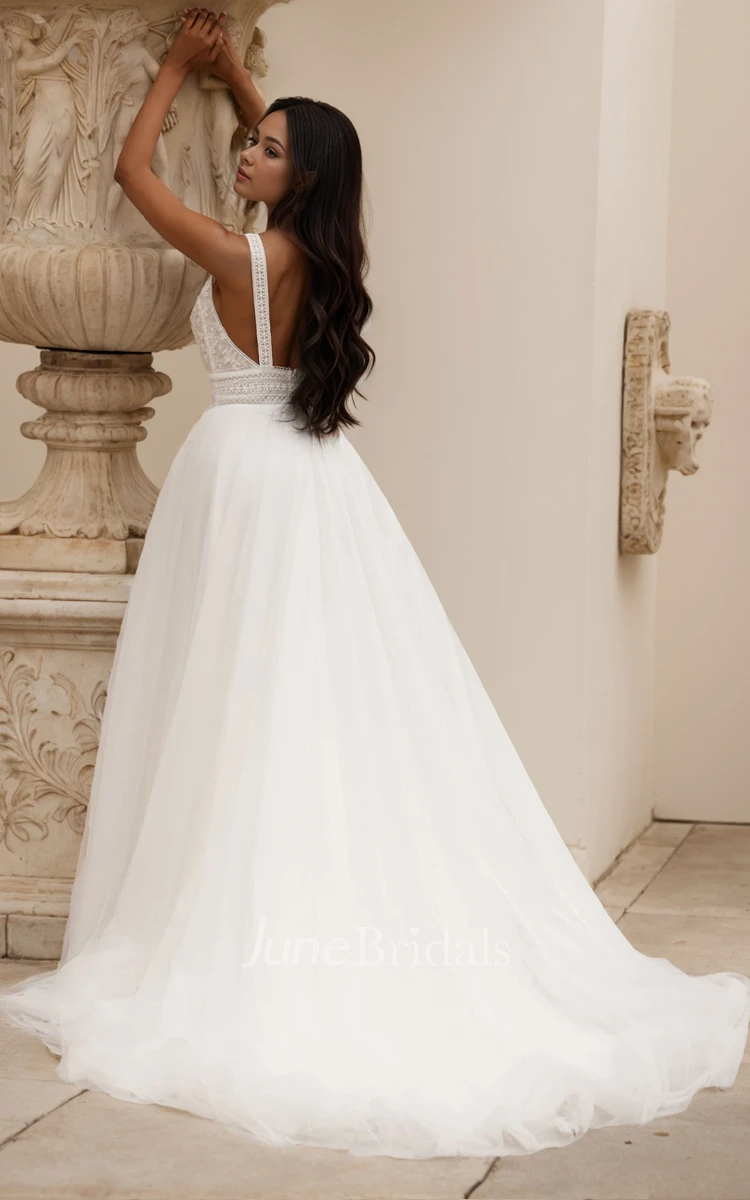 A-Line Sleeveless Bateau Neck Lace Tulle Wedding Dress Backless Bridal Gown with Train and Zipper