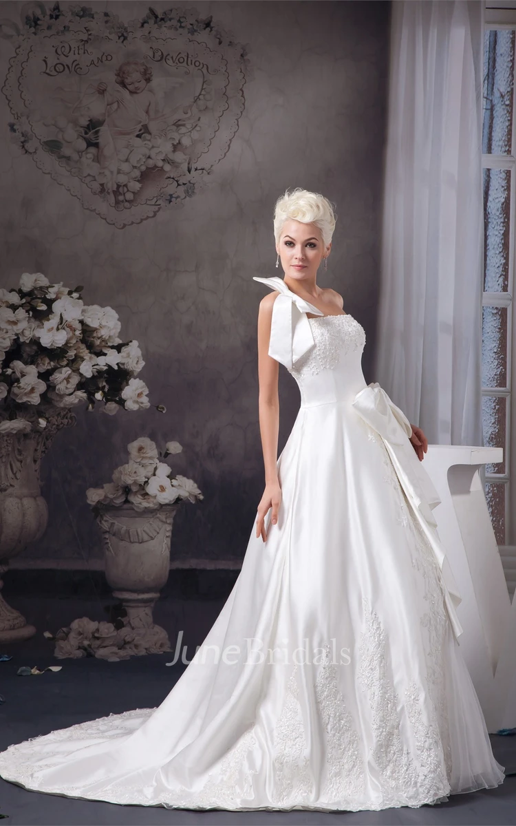 Sleeveless Appliqued Ball Gown with Bow and Single Strap