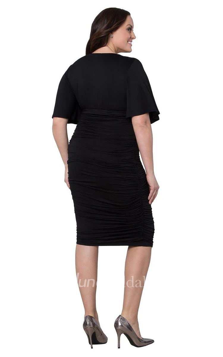 Short-sleeved V-neck Knee-length Ruched Dress