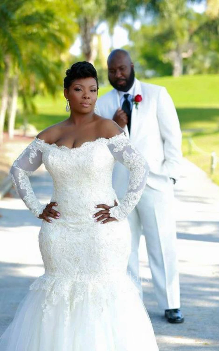 Modern Off-shoulder Mermaid Plus Size Wedding Dress With Lace