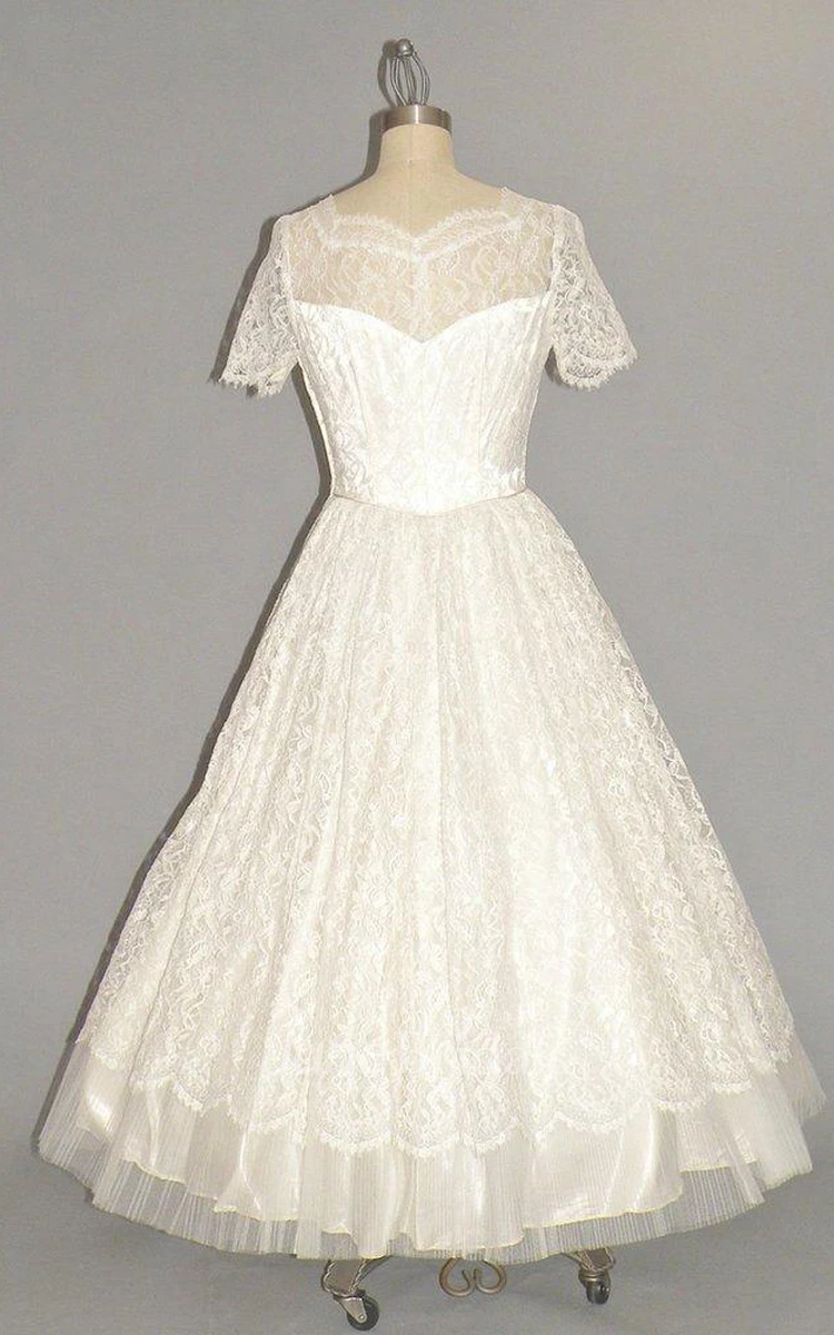 1950S Scalloped Neckline Short Sleeve Tulle and Lace Wedding Dress