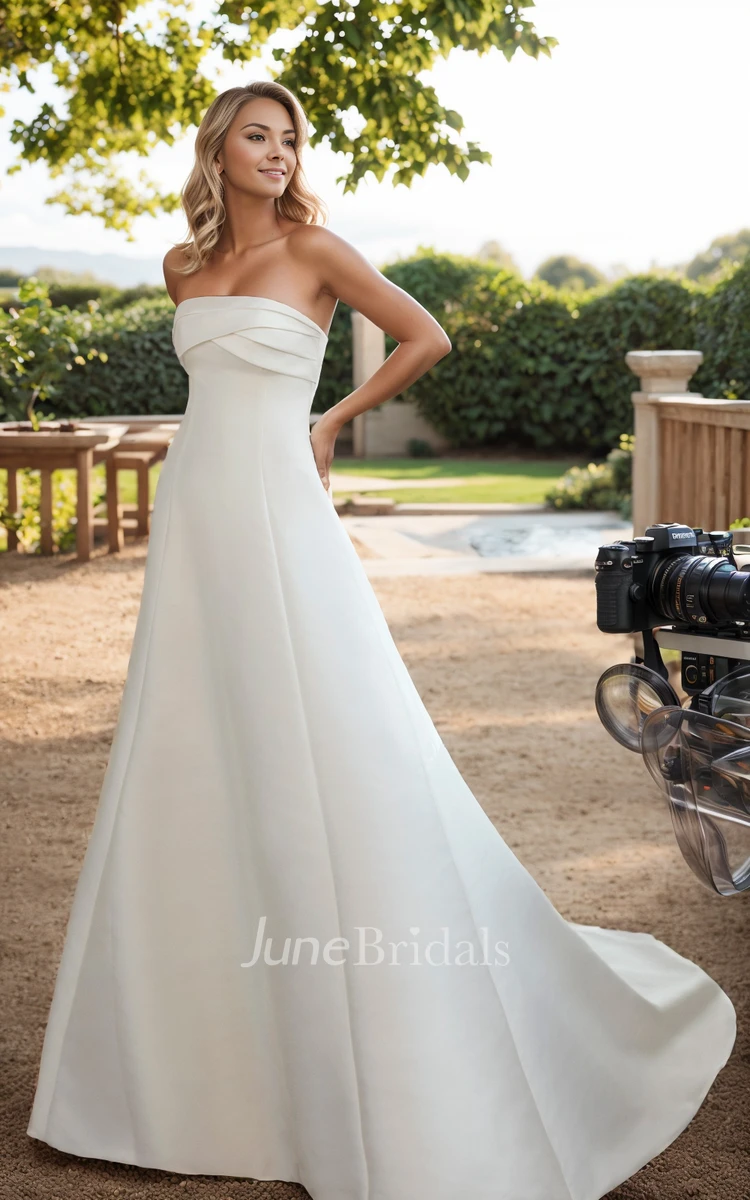 Modern Simple A-Line Beach Strapless Neckline Wedding Dress Romantic Modest Ruching Button Back Satin Bridal Gown with Train