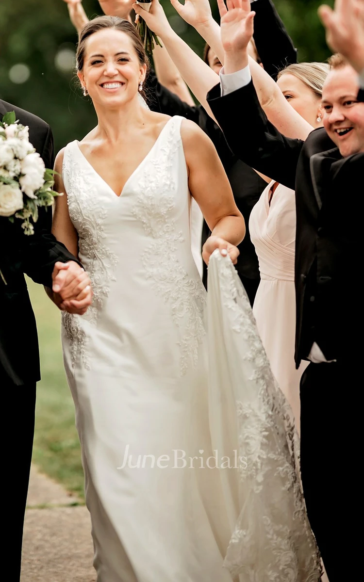 V-neck Sleeveless Floor-length Elegant Appliques Wedding Dress with Train V Back