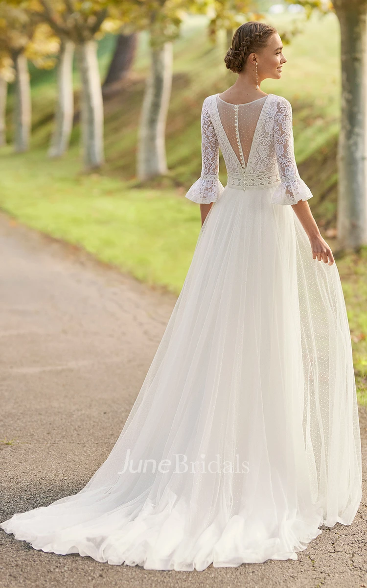 Bohemian A-Line V-neck Tulle Wedding Dress With Button Back And Appliques