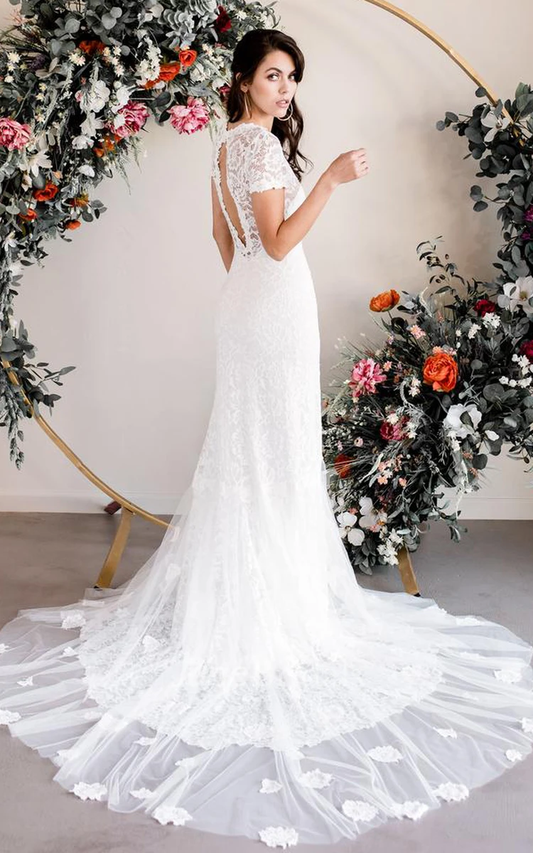 Elegant Lace Bateau Sheath Short Sleeve Wedding Dress with Appliques and Keyhole Back