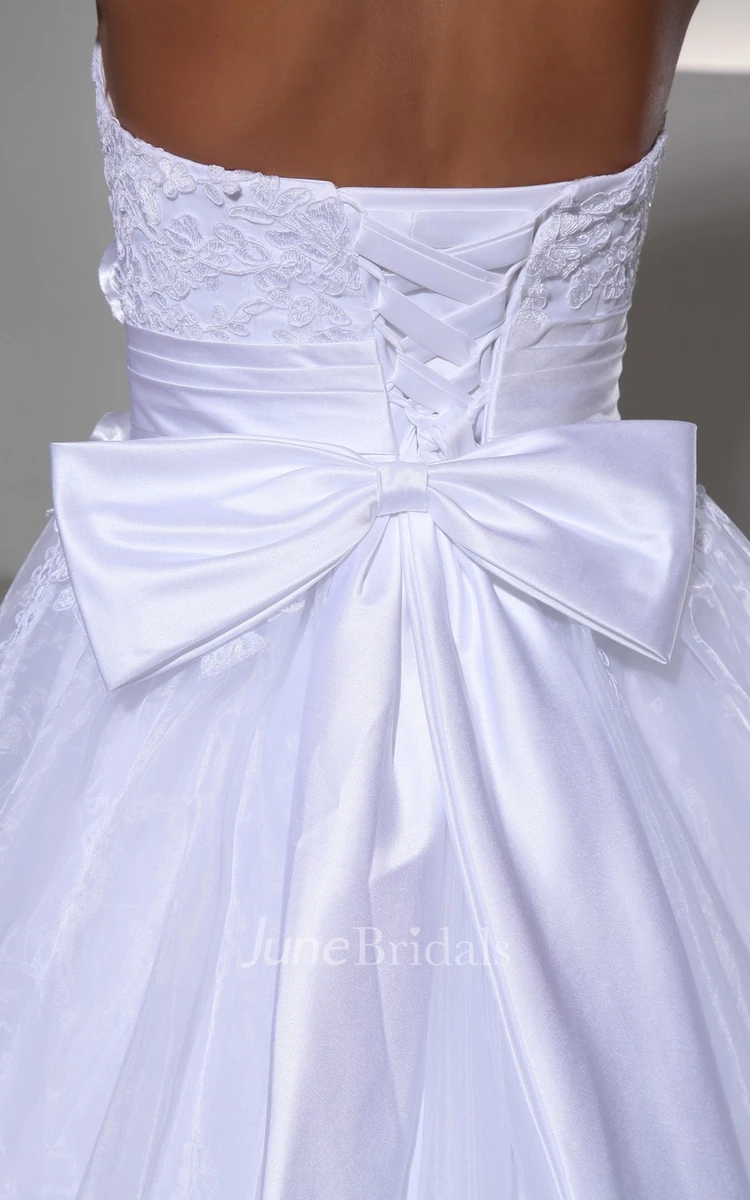 Lovely Strapless Sweetheart Lace-appliqued Ball Gown With English Net and Brooch