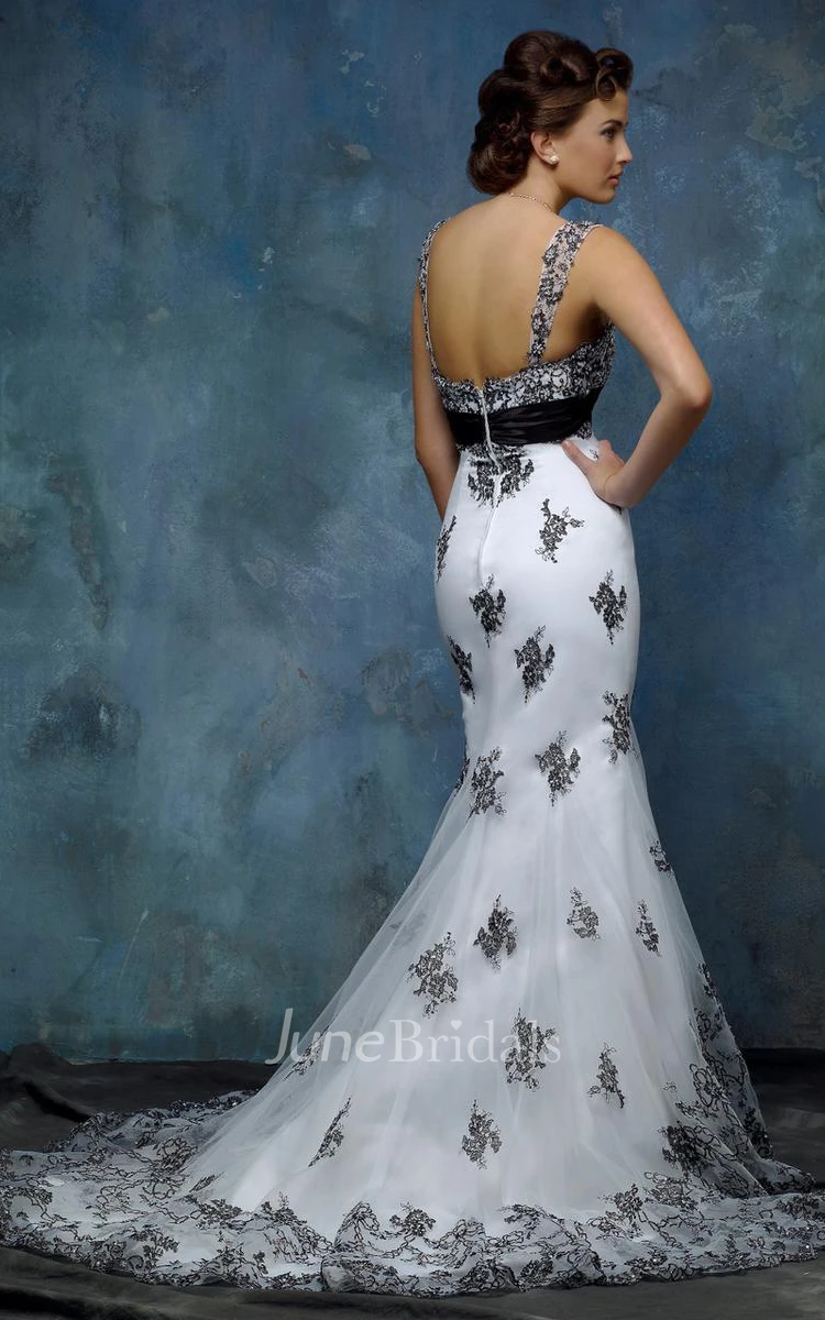 Trumpet Appliqued Sleeveless Long Tulle&Satin Wedding Dress With Broach And Zipper Back