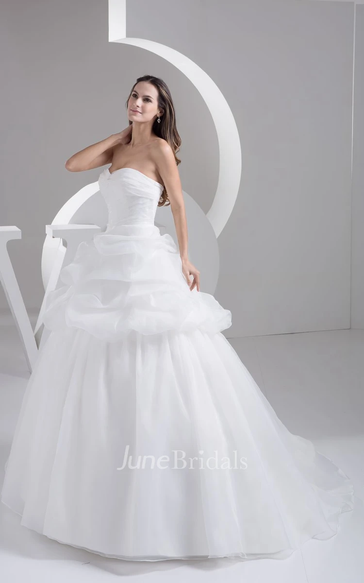 Sweetheart Ruched Tulle A-Line Dress With Pick-Up Design